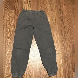 brandy melville rosa sweats charcoal grey 🏙️🎀